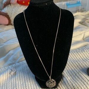 Dee Berkley Jewelry 9.25 Floral Circle Pdt